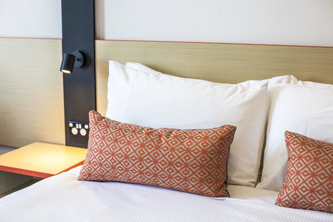 Nightcap At Regents Park Hotel - Darwin Holiday 1