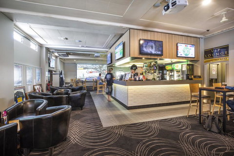 Nightcap At The Charles Hotel - Darwin Holiday 3