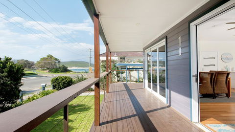 No. 1 Fingal Bay Beach House - The Little Abode - Darwin Holiday 0