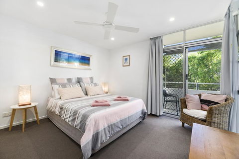 Noosa Heads Beach Comfort - Unit 3 Yaringa, 29 Noosa Drive - Darwin Holiday 2