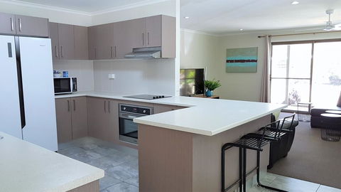 Noosa North Shore Retreat - Darwin Holiday 3