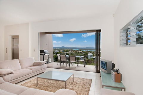 Noosa Penthouse Close To Hastings Street - Unit 2 Vue, 28 Edgar Bennett Ave - Darwin Holiday 2
