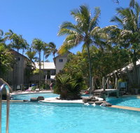 Noosaville Resort Living on Noosa River Gympie Terrace - Darwin Holiday