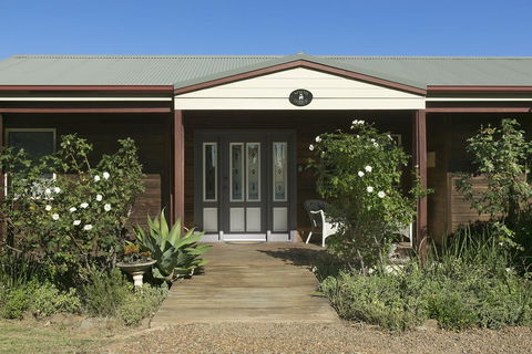 North Lodge Highland Cottage - Darwin Holiday 2
