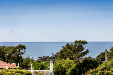 NORTH POINT RETREAT - MORNINGTON - Darwin Holiday 1