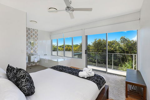 NORTHSHOR- ULTIMATE BEACH HOUSE - Darwin Holiday 2
