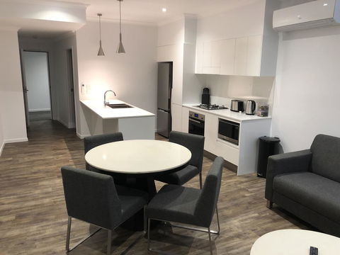 Nouveau On Young - Darwin Holiday 1