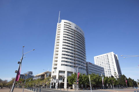 Novotel Sydney Olympic Park - Darwin Holiday 2