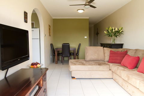 Oaks Apartment At Dee Why Beach - Darwin Holiday 1
