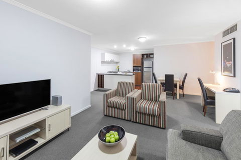Oaks Brisbane Lexicon Suites - Darwin Holiday 1