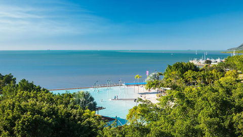 Oaks Cairns Hotel - Darwin Holiday 1