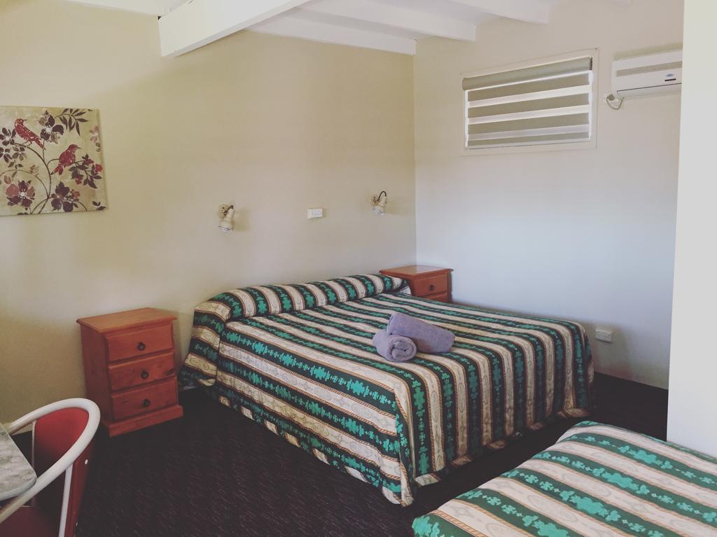 Tomingley ACT Darwin Holiday