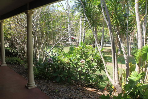 Oasis On Coochiemudlo - Darwin Holiday 1