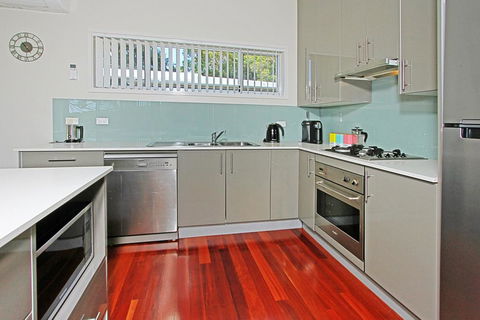 Ocean 1/42, Mollymook - Darwin Holiday 3