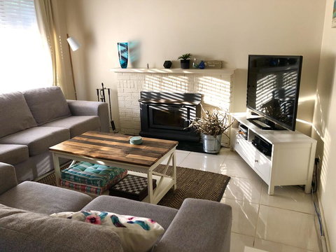 Ocean Beach Cottage - Darwin Holiday 3