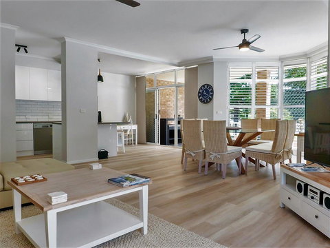 Ocean Spray Sawtell - Darwin Holiday 1