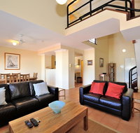 Ocean Sunsets - 2 bedroom converted warehouse apartment - Darwin Holiday