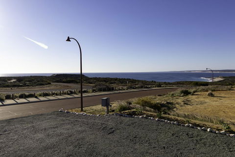 Ocean View Retreat - Darwin Holiday 3