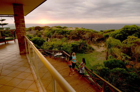 Oceana Sunset - Darwin Holiday 0