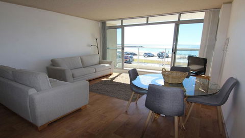 Oceanic 3 - On The Beach! - Darwin Holiday 3