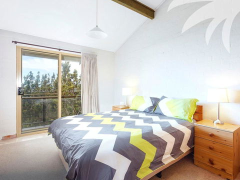 Oceanside 18 - Darwin Holiday 1