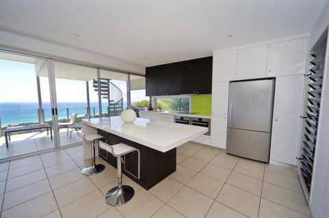 Oceanside 4 Bedrooms - Darwin Holiday 1
