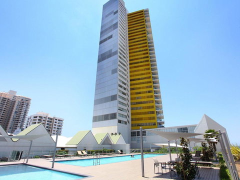 Oceanview Old Burleigh Road Broadbeach - Darwin Holiday 2