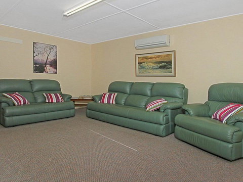 Ohio - One Street Back From Beach Access - Darwin Holiday 3