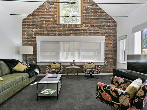 Old Bank Stables - 3 Night Weekends For Price Of 2 - Darwin Holiday 3
