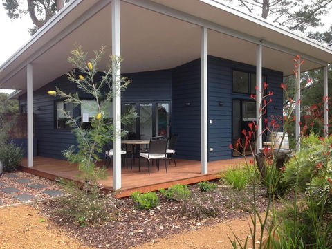 Old Dairy Cottage - Darwin Holiday 0