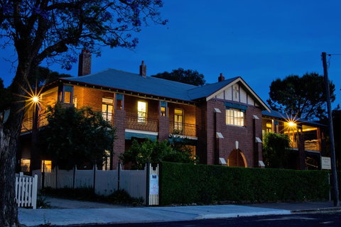 Old Parkes Convent - Darwin Holiday 0