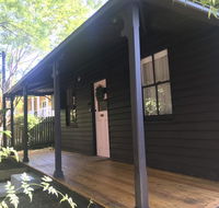 Old Railway Cottage - Darwin Holiday