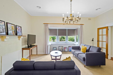 Old World Charm On Shannon - Darwin Holiday 1