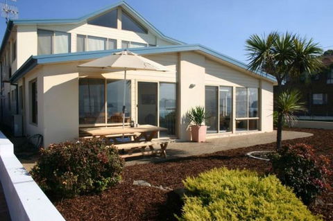 On Casey's - Darwin Holiday 1