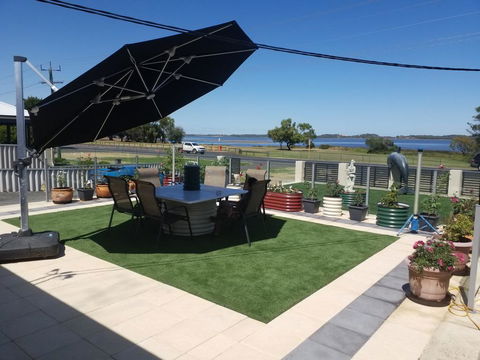 ON THE ESTUARY - Darwin Holiday 3