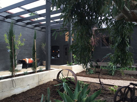 One Paddock Currency Creek Winery Villas - Darwin Holiday 2