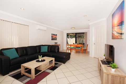 Oomoo 27b - 4 BDRM Townhouse - Close To Beaches - Darwin Holiday 2