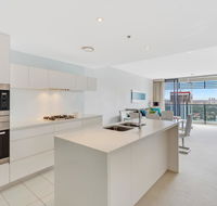 Oracle - 5 Star Luxury - Level 25 - Darwin Holiday