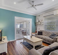Oscars Pet Friendly Beach House 14 Tomaree Road - Darwin Holiday