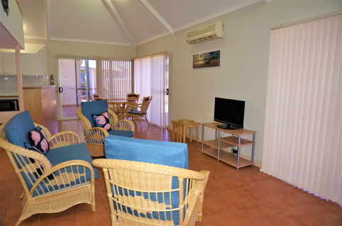Osprey Holiday Village Unit 109 - Pleasant 3 Bedroom Holiday Villa With A Pool In The Complex - Darwin Holiday 3