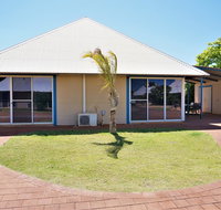 Osprey Holiday Village Unit 109 - Pleasant 3 Bedroom Holiday Villa with a Pool in the Complex - Darwin Holiday