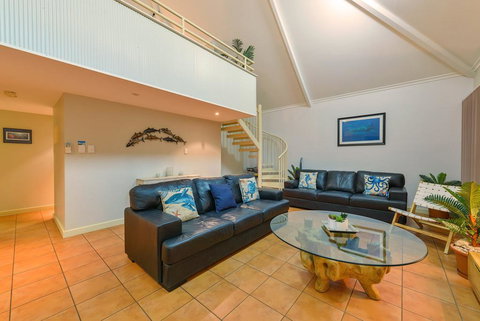 Osprey Holiday Village Unit 117 - Exquisite 3 Bedroom Holiday Villa With A Pool In The Complex - Darwin Holiday 3