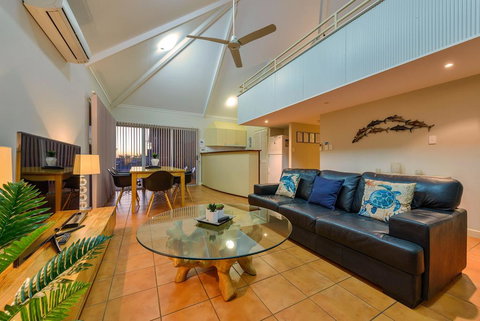 Osprey Holiday Village Unit 117 - Exquisite 3 Bedroom Holiday Villa With A Pool In The Complex - Darwin Holiday 0