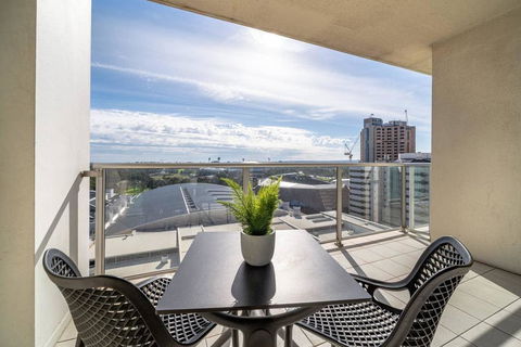 Oval View On North Tce-Gym - Pool - Fireworks NYE - Darwin Holiday 2