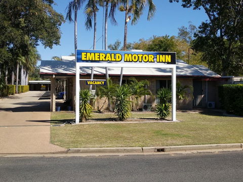 Overflow Emerald Motor Inn - Darwin Holiday 0
