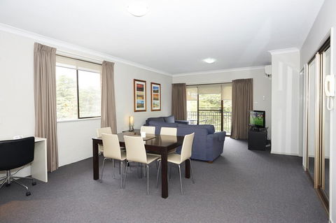Oxley Court Serviced Apartments - Darwin Holiday 2