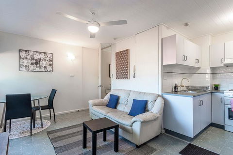 PADDINGTON PAD With PARKING & SMART TV & POOL - Darwin Holiday 2