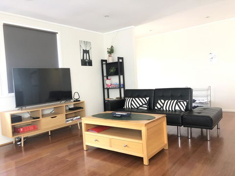 Page Fresh 3BR House, Free WiFi, Netflix, Parking - Darwin Holiday 1