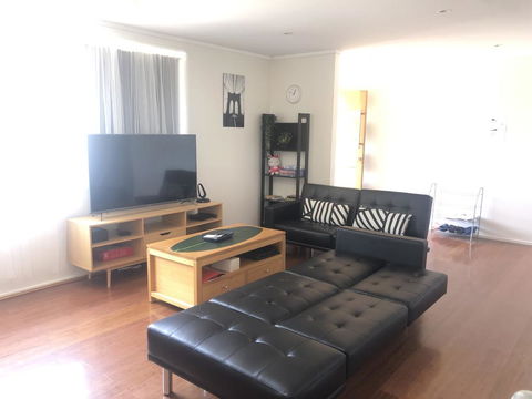 Page Fresh 3BR House, Free WiFi, Netflix, Parking - Darwin Holiday 0