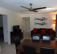Palmgrove 2 - Rainbow Beach Pet Friendly Fully Fenced Air Conditioned Five Minutes To Beach - Darwin Holiday